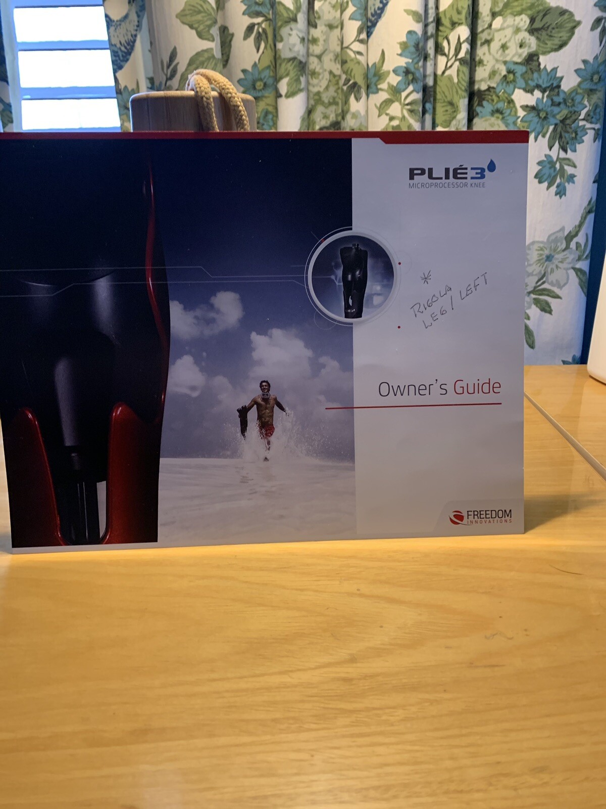 Plié 3 Prostechic Knee With Two Sockets, One Otter block Push and Shift Handle.
