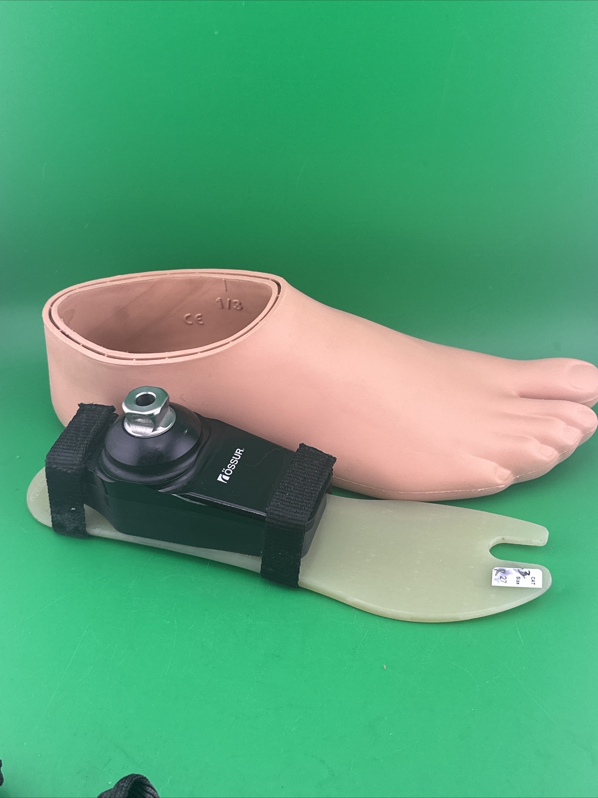 ossur right k2 sensation prosthetic foot. category 3. size 27.