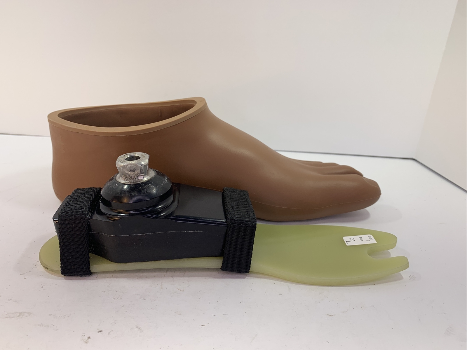 ossur Left k2 sensation prosthetic foot. category 1. size 26