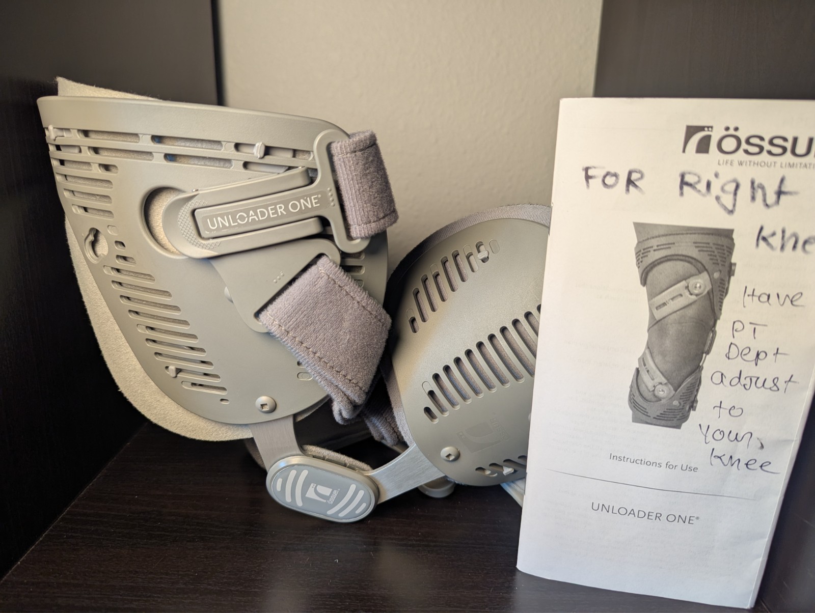 Ossur Unloader One Knee Brace Lot MX210203 Small RM – USED – See Video