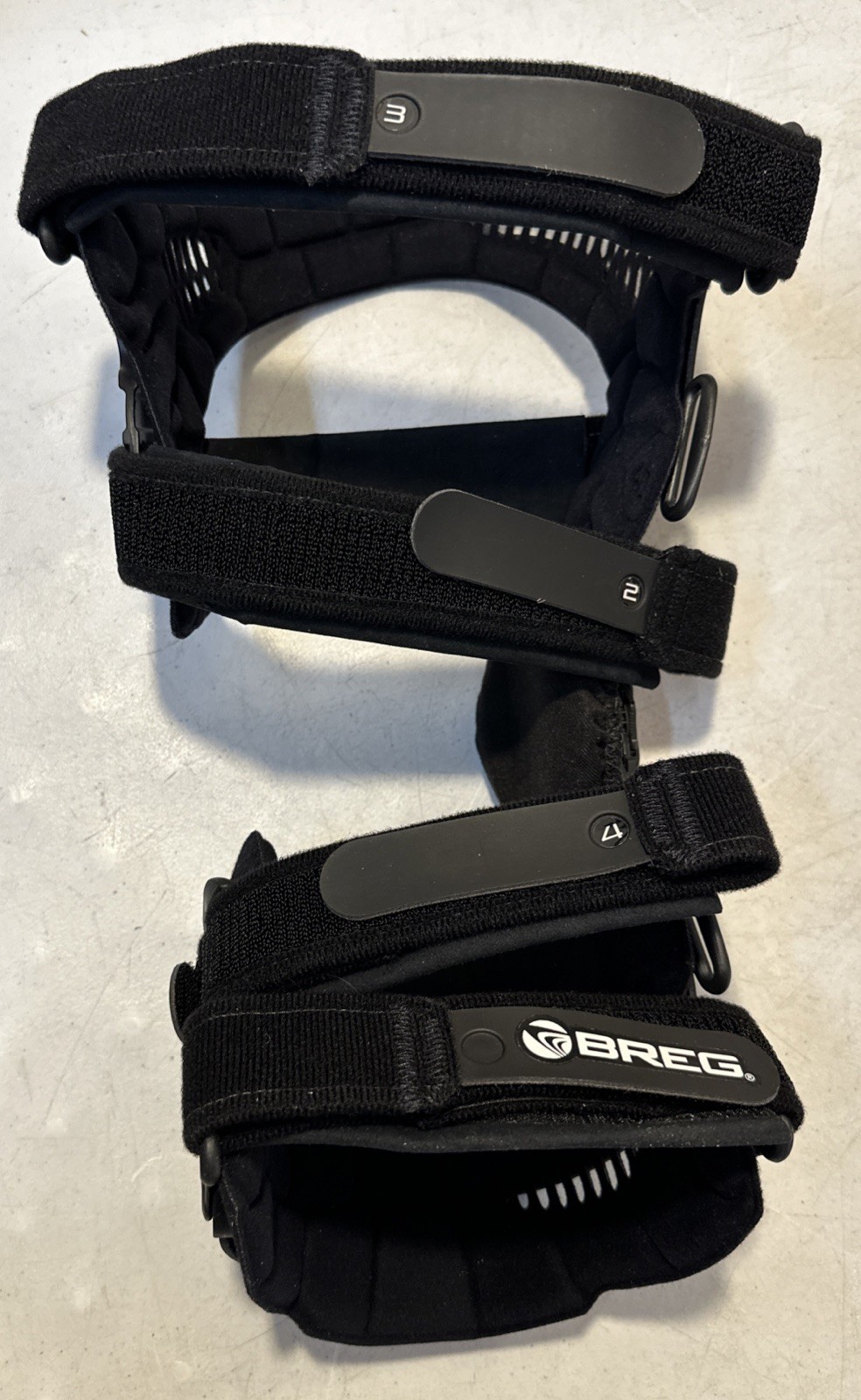 BREG Solus Plus Knee Brace Right Medial OA Prefab Size Medium 22 To 26” Thigh