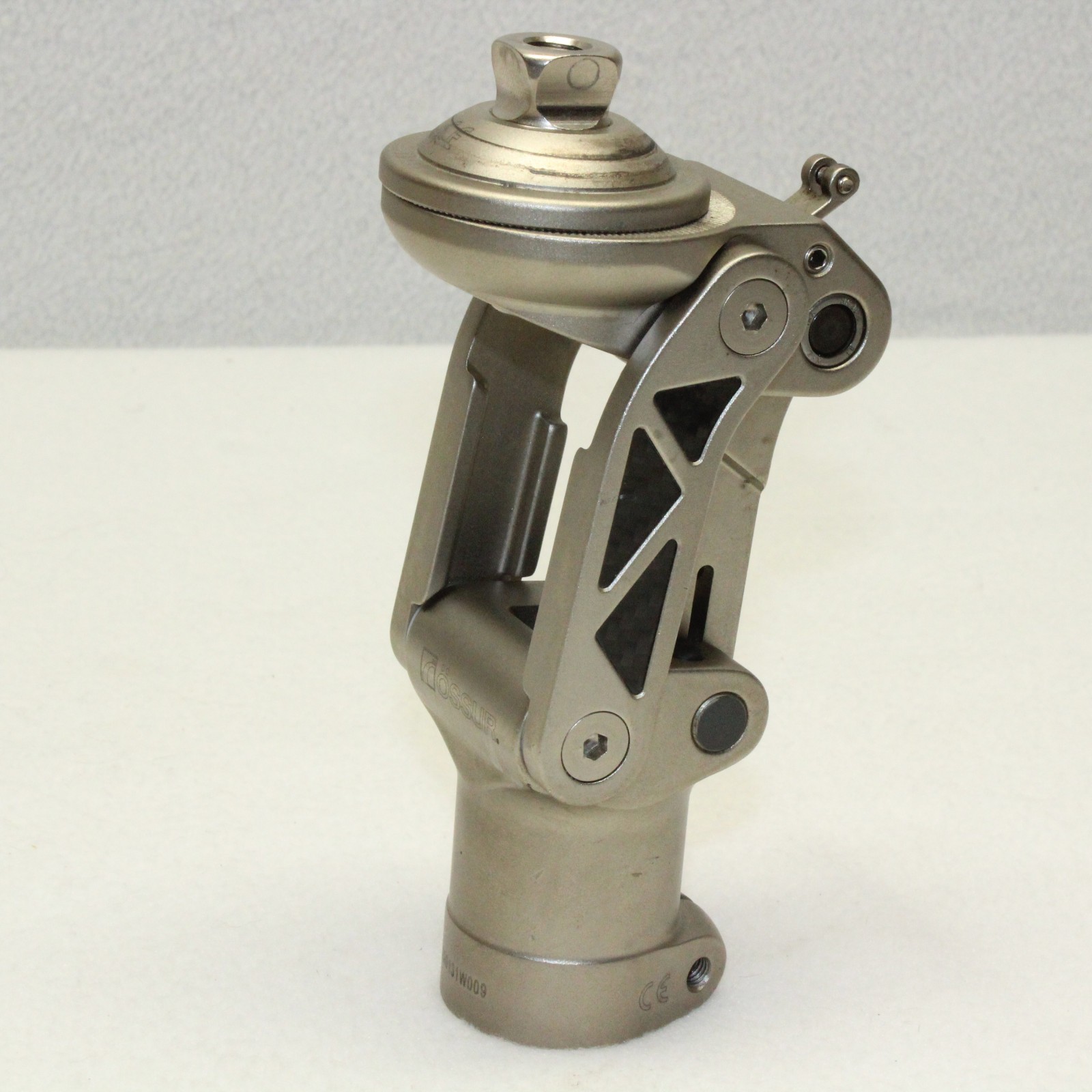 EXCELLENT OSSUR OFM1 BALANCE MECHANICAL POLYCENTRIC PROSTHETIC KNEE SYSTEM