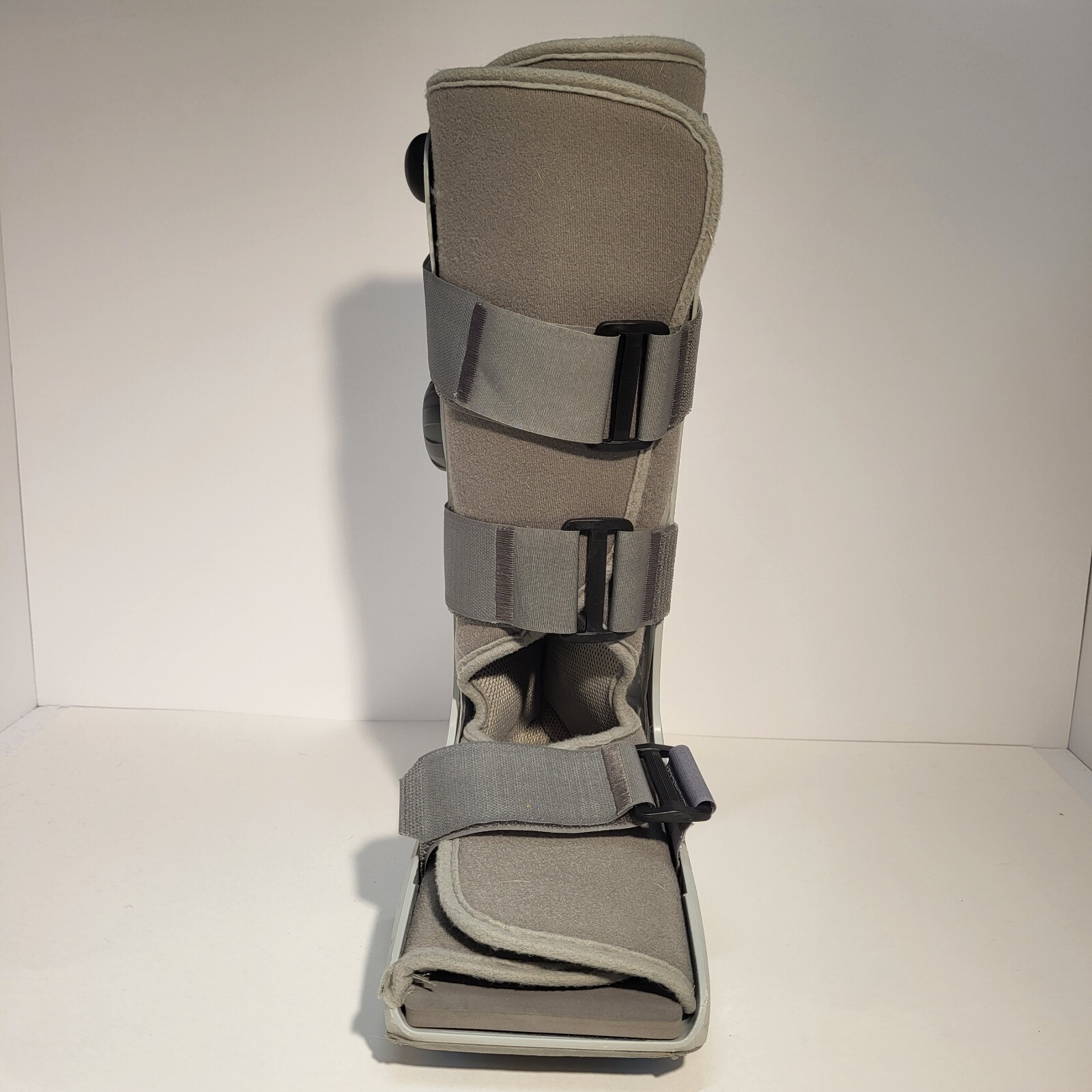 DJO Aircast Airselect Inflatable Walking Boot Medium 16” Tall Softstrike Tech