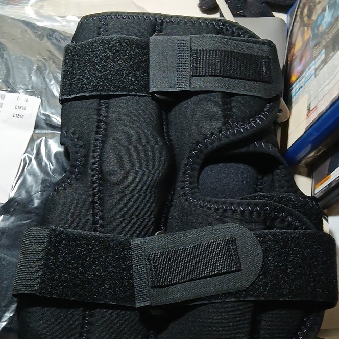 Koolflex Hinged Knee Brace, Large, Black, Adjustable Stabilization VAKC64