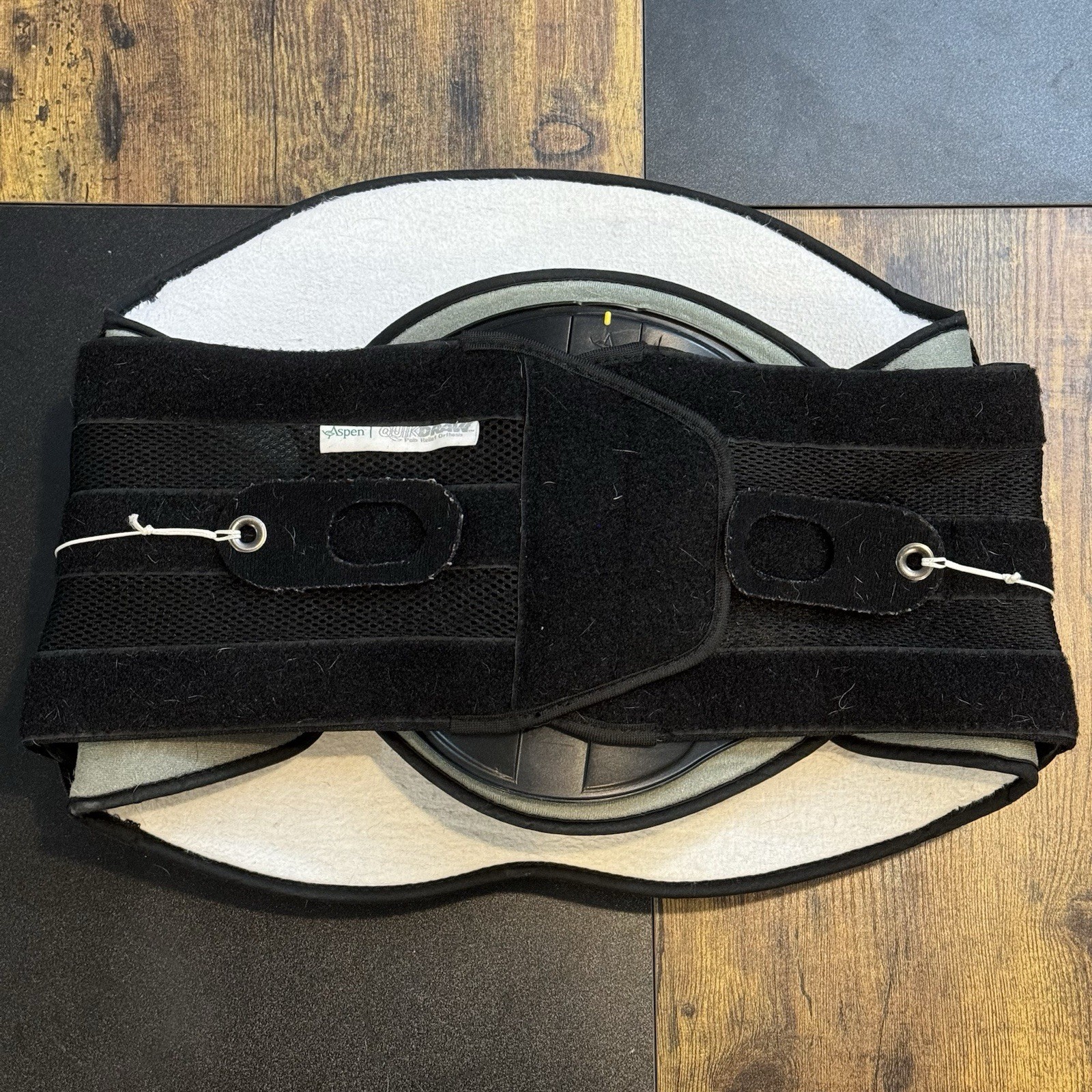 Aspen Contour Back Brace size Medium # CL 1314A Used / Fully Functional