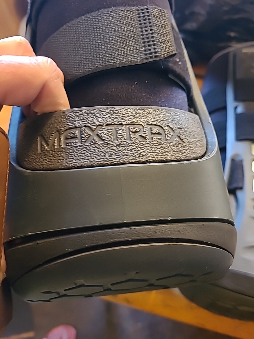 Donjoy Maxtrax 2 II Medium Walker Boot Ankle X2 Brace Support