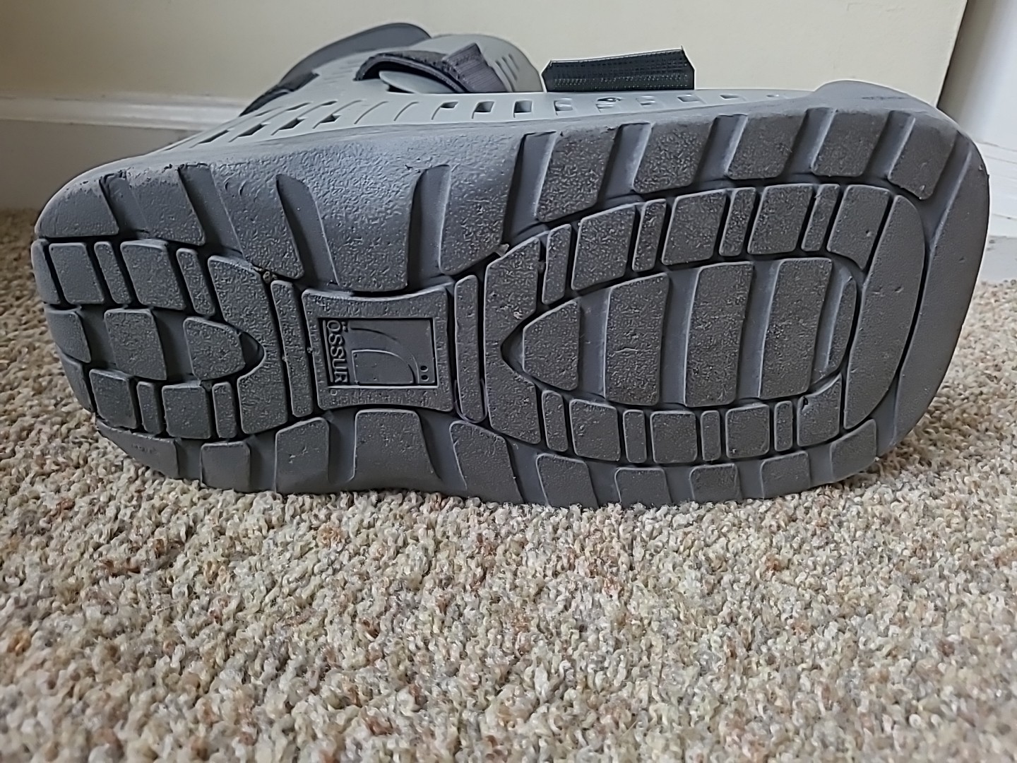 3 Very Good Walking boots Medium Ossur, AirCast, ProCare (B16)