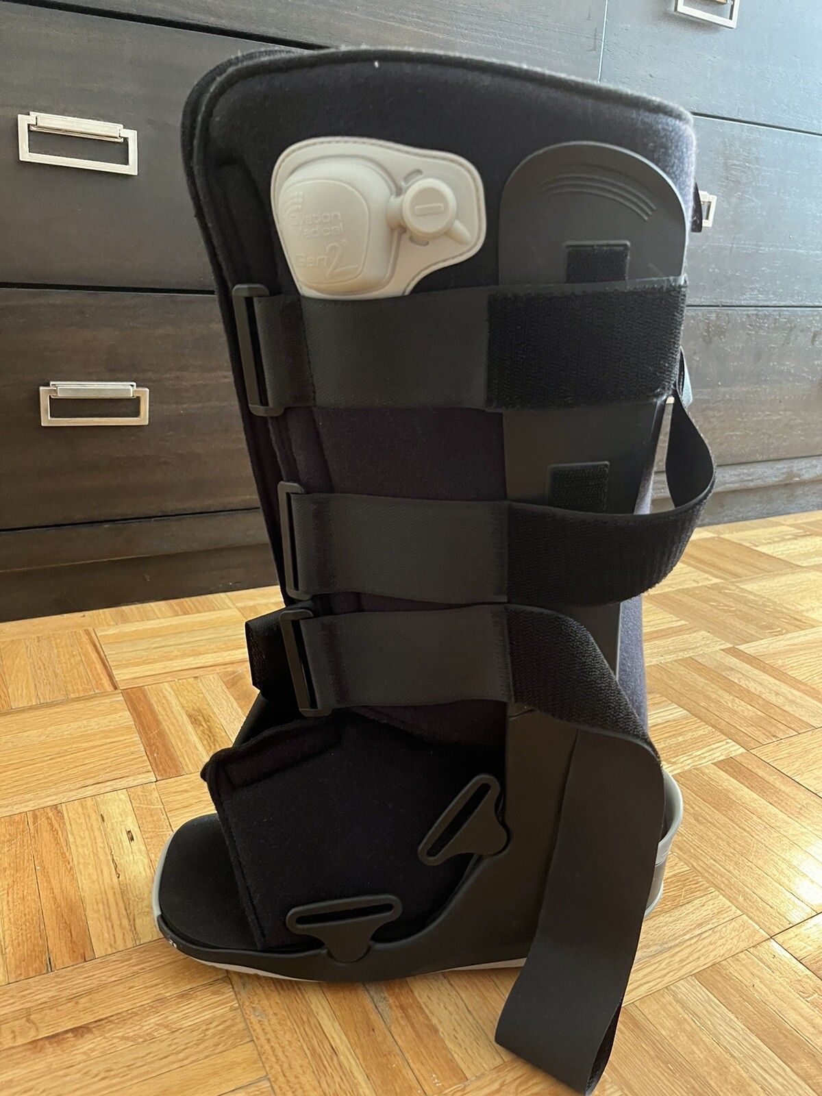Ovation Medical Gen 2 Tall Walking Boot w/ pump – Medium NEW W/OUT PACKAGING