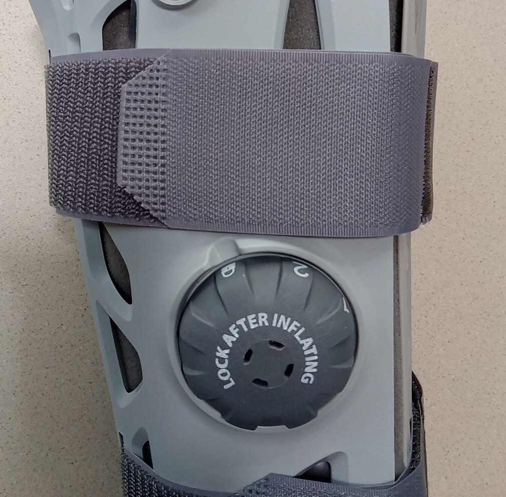 Aircast DJO Softstrike Inflatable Size Medium Gray Walking Boot w/locking Wheel