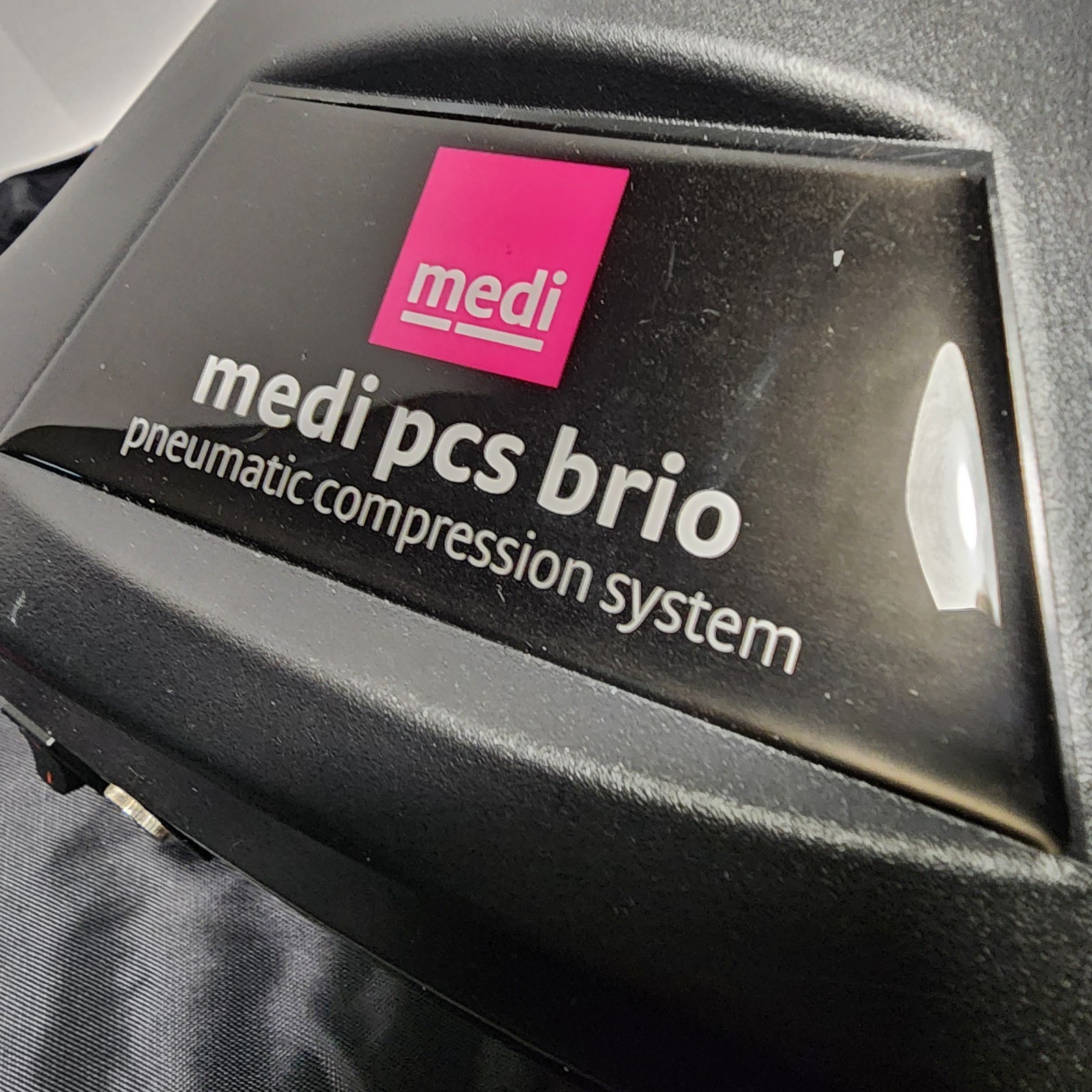 Medi Pcs Brio Pneumatic Compression System w/2 Leg Sleeves PCS15U1