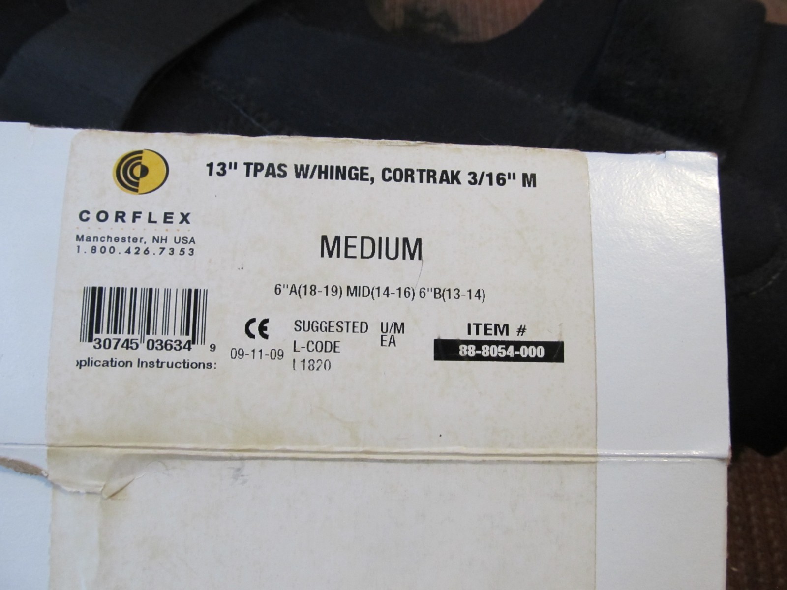 Corflex 13″ Posterior Adjustable Knee Sleeve With Hinge Medium 88-8054 in Box