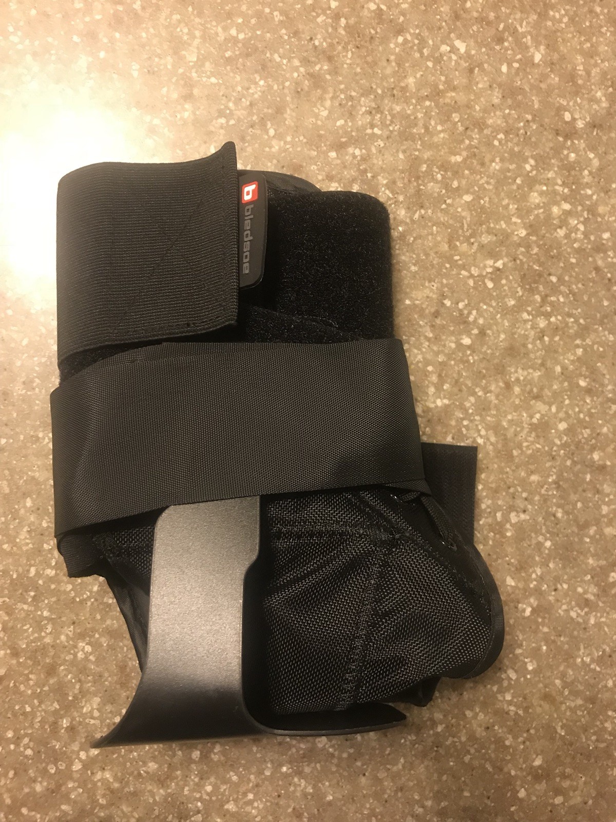 New Bledsoe Hinged Wraptor Free Shipping Medium