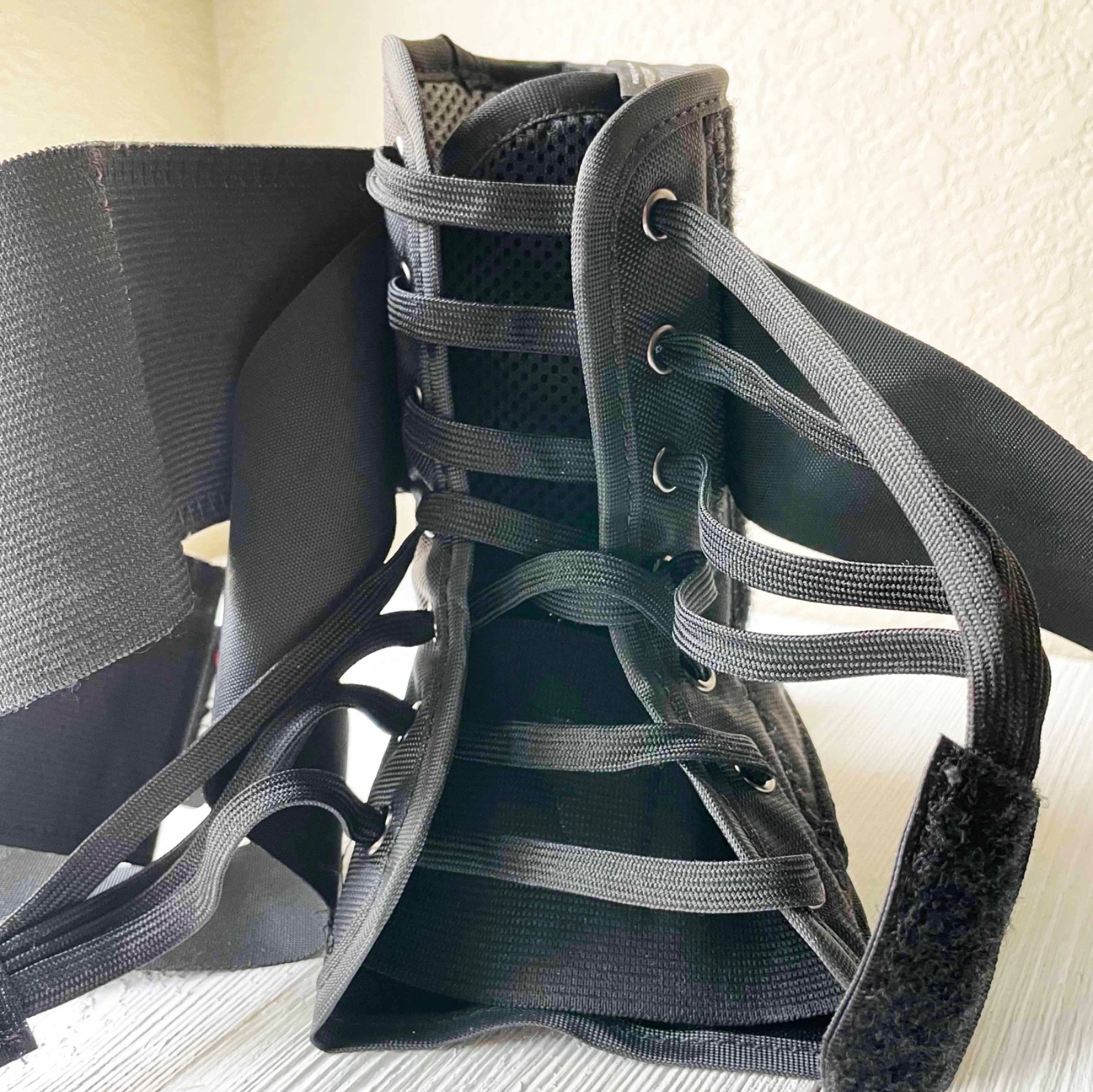 BREG Wraptor Speed Active Lace-Up Ankle Support Brace Medium SA702005