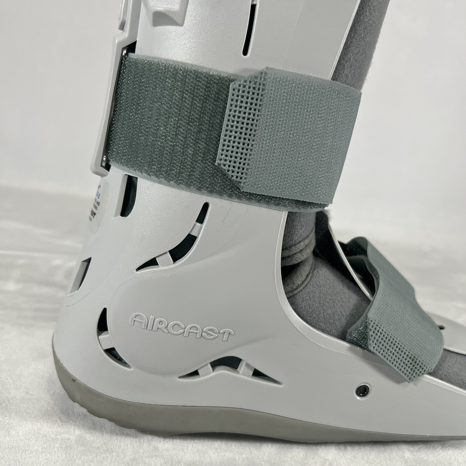Aircast FP Walker Walking Brace/Walking Boot Foam Pneumatic Size Small 01F-S