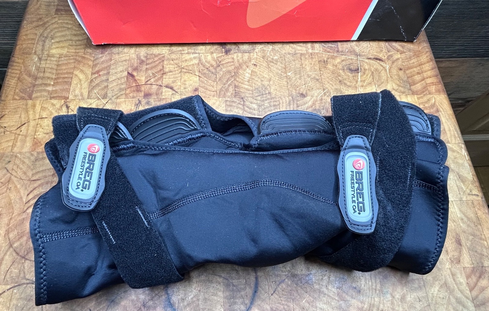 Breg Freestyle Medial OA MED RT L Brace Right Knee