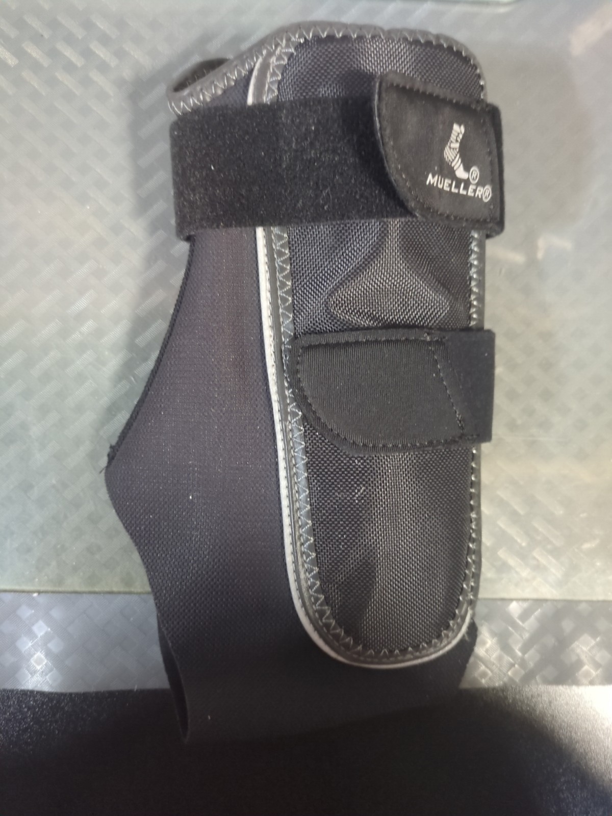 Mueller Sports Medicine Hg80 Premium Hard Shell Ankle Brace Black Left Large #97