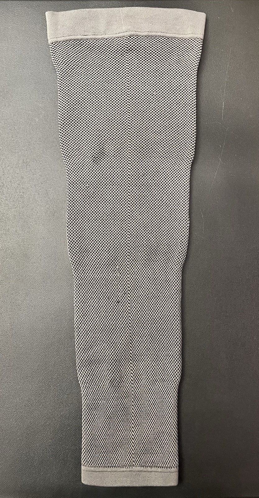 Incrediwear Leg Sleeve Large Charcoal Compression Sleeve – Used