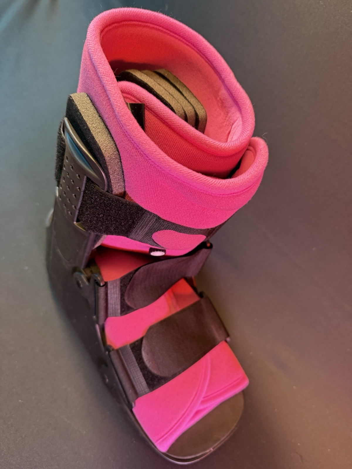 SB Low To Air Fracture Boot Large Pink Female 11.5-13.5 Male 10.5-13