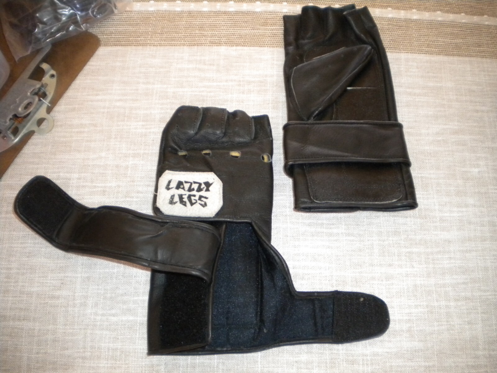 Lazzy Legs Wrist /finger Guards rollerblading skating BRACE MEDIUM SIZE VINTAGE