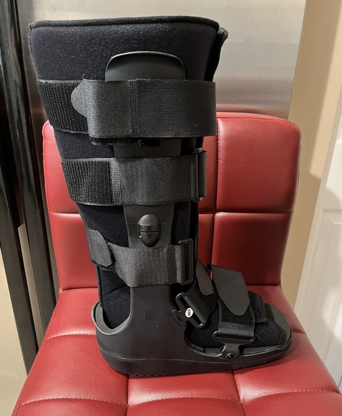 NEW Walker Boot MEDICAL GRADE MEDIUM AW0600