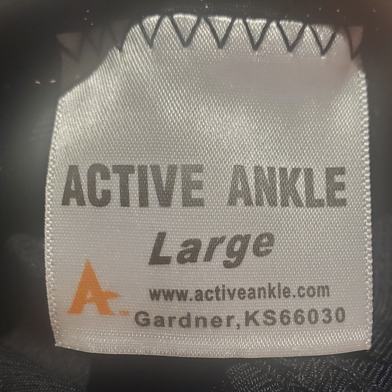 Active Ankle 329 Ankle Stabilizer Compression Sleeve W/ Straps Size Large Black