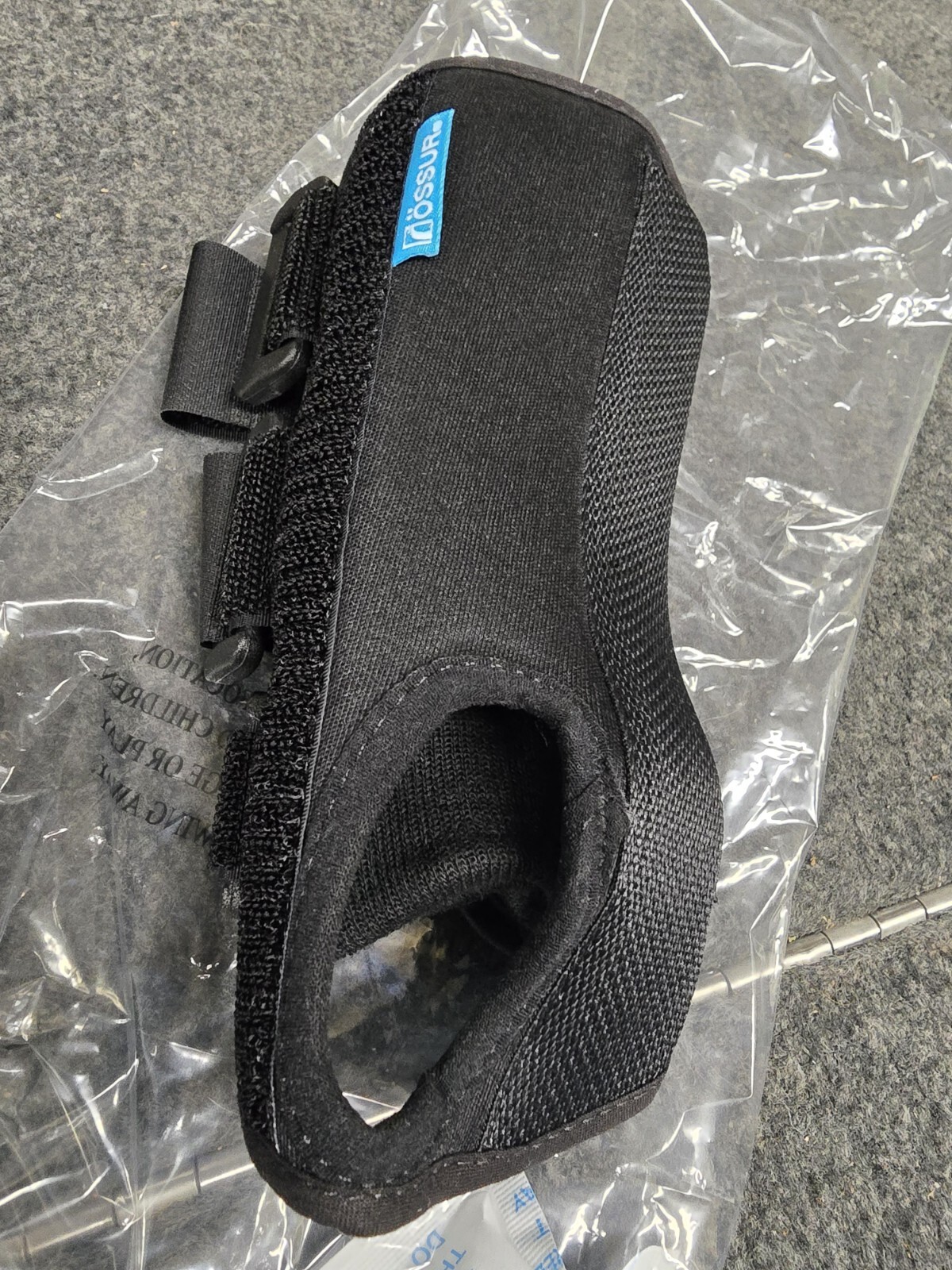 OSSUR 8″ WRIST BRACE, LEFT HAND, X-LARGE, BLACK, NEW