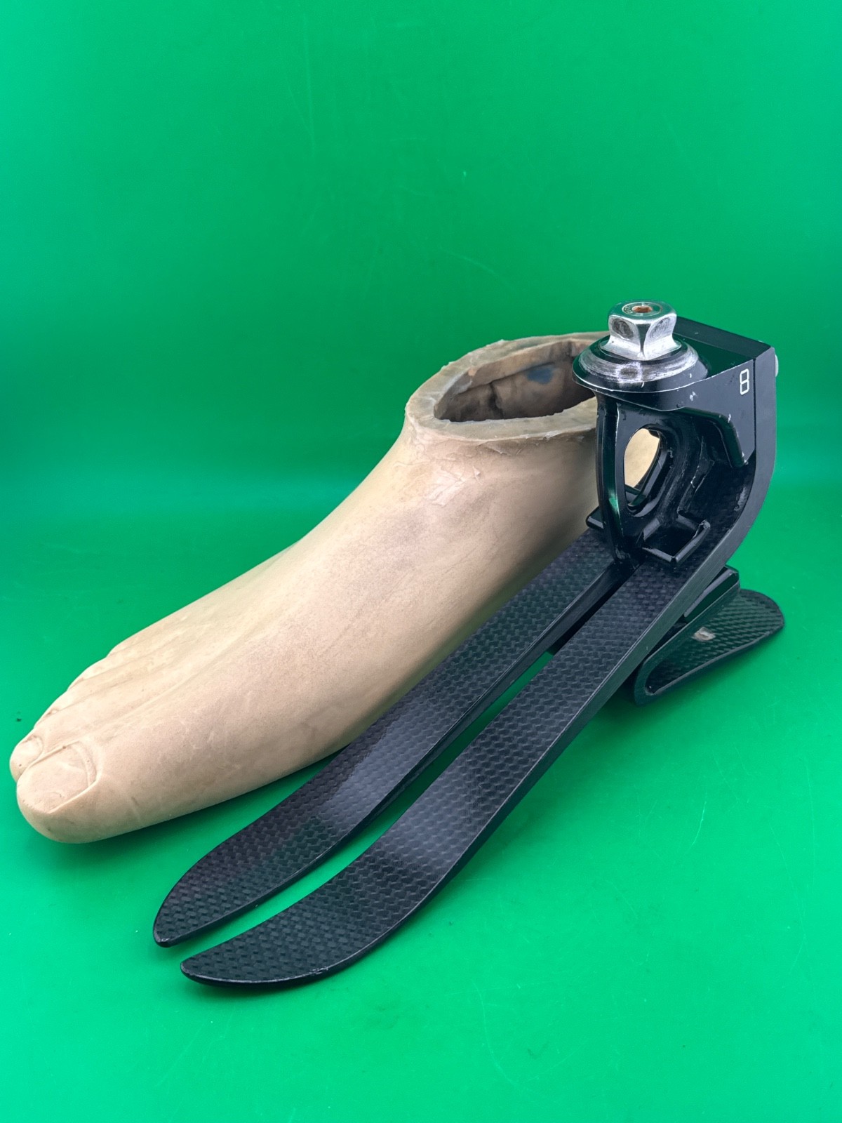 Endolite blatchford elite 2 prosthetic foot. Size 29. Category 7. Right shell