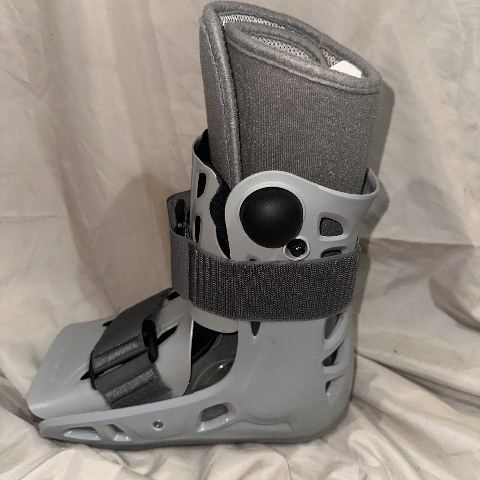 Aircast Walking Boot DJO LLC Size Small
