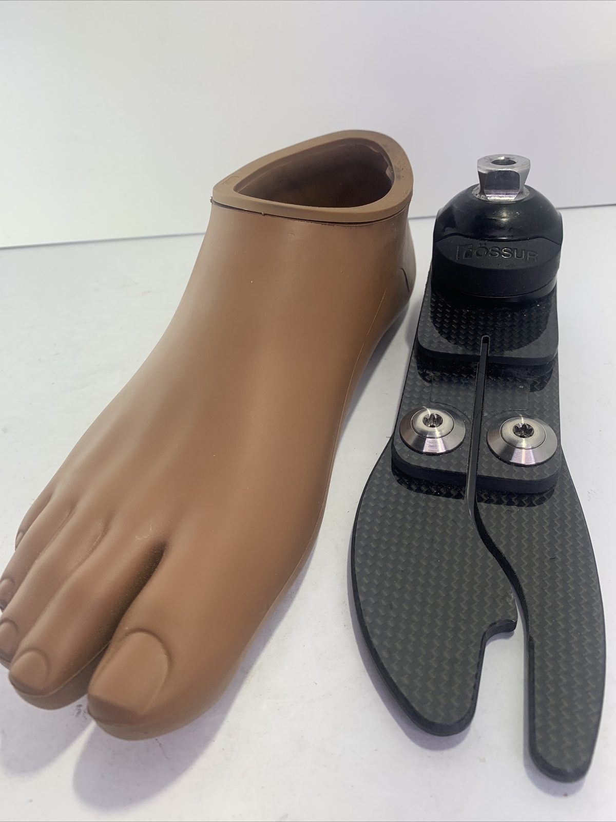 right ossur pro-flex proflex LP prosthetic foot. size 24. category 3.