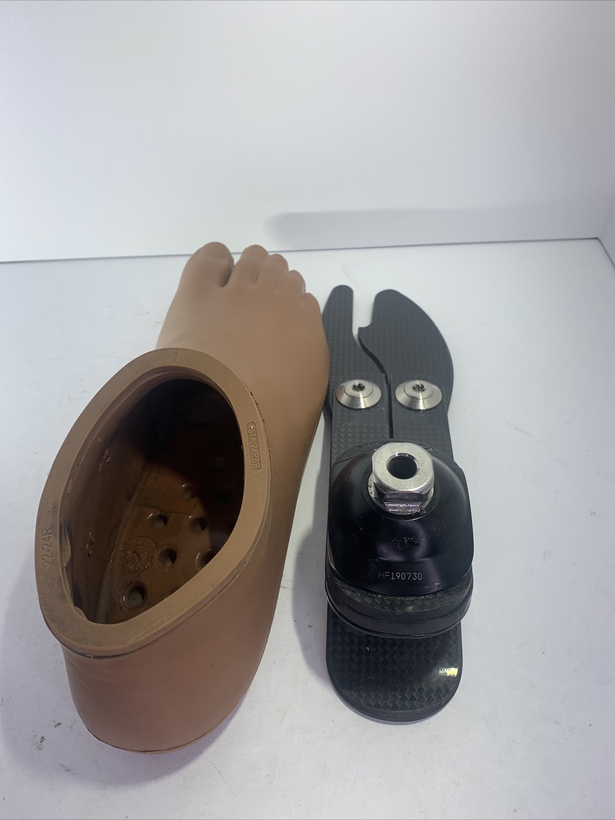 right ossur pro-flex proflex LP prosthetic foot. size 24. category 3.