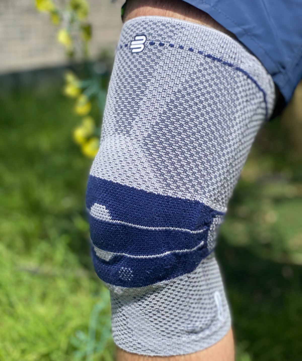 Bauerfeind GenuTrain Size 4 Knee Joint Brace Patella Support Sleeve ACL Menisc