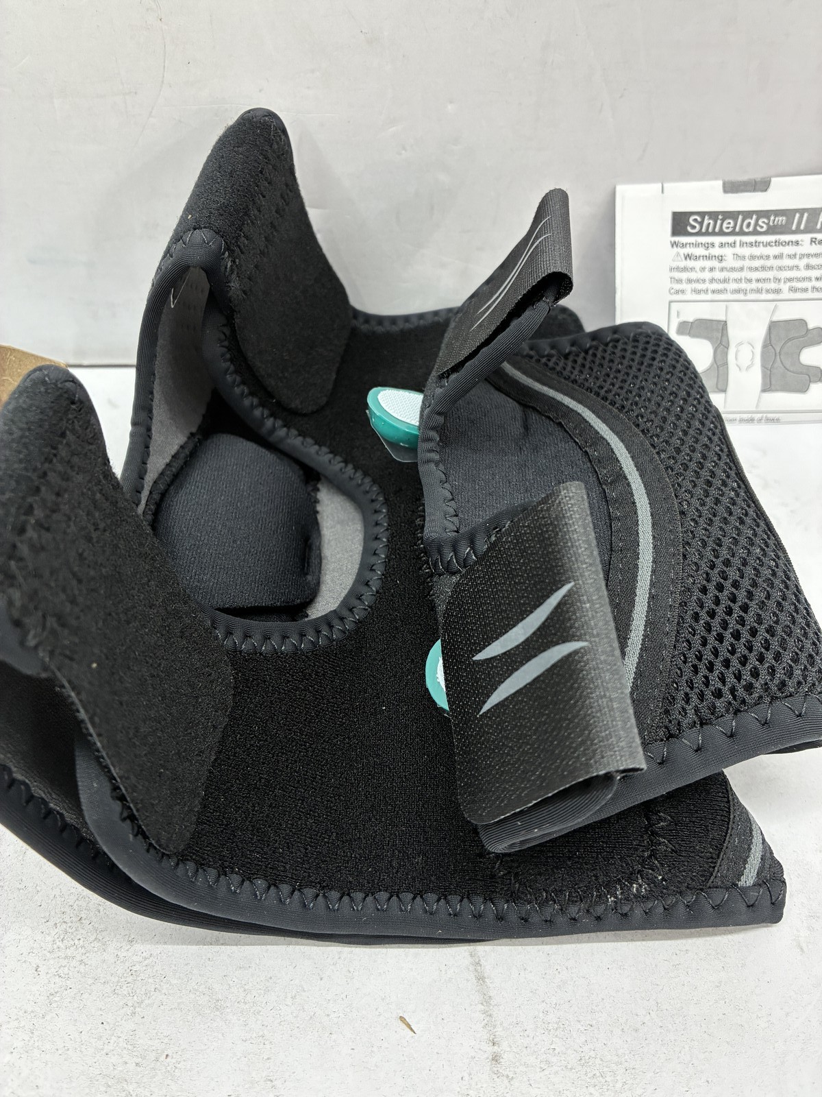 Hely & Weber Knee Brace Shields II Large Hook and Loop Strap Closure 15 to 17 In