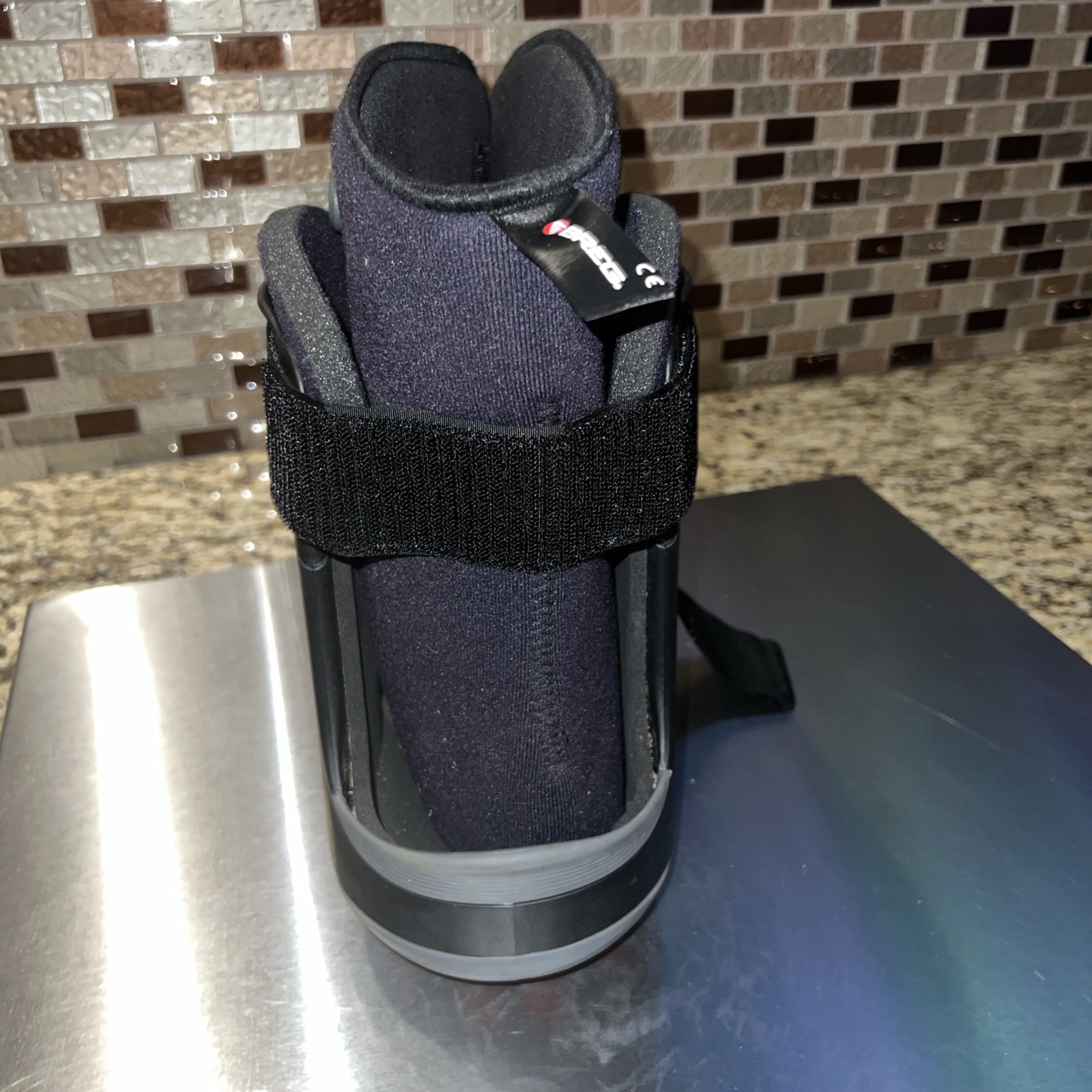 BREG Walking Boot Inflatable Ankle Surgery Brace Size Medium 12”H Medium