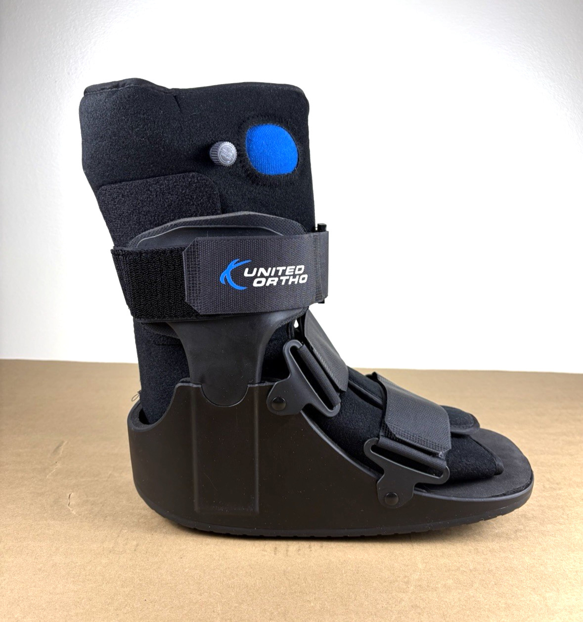 United Ortho Short Air Cam Walker Fracture Boot Size Large Black