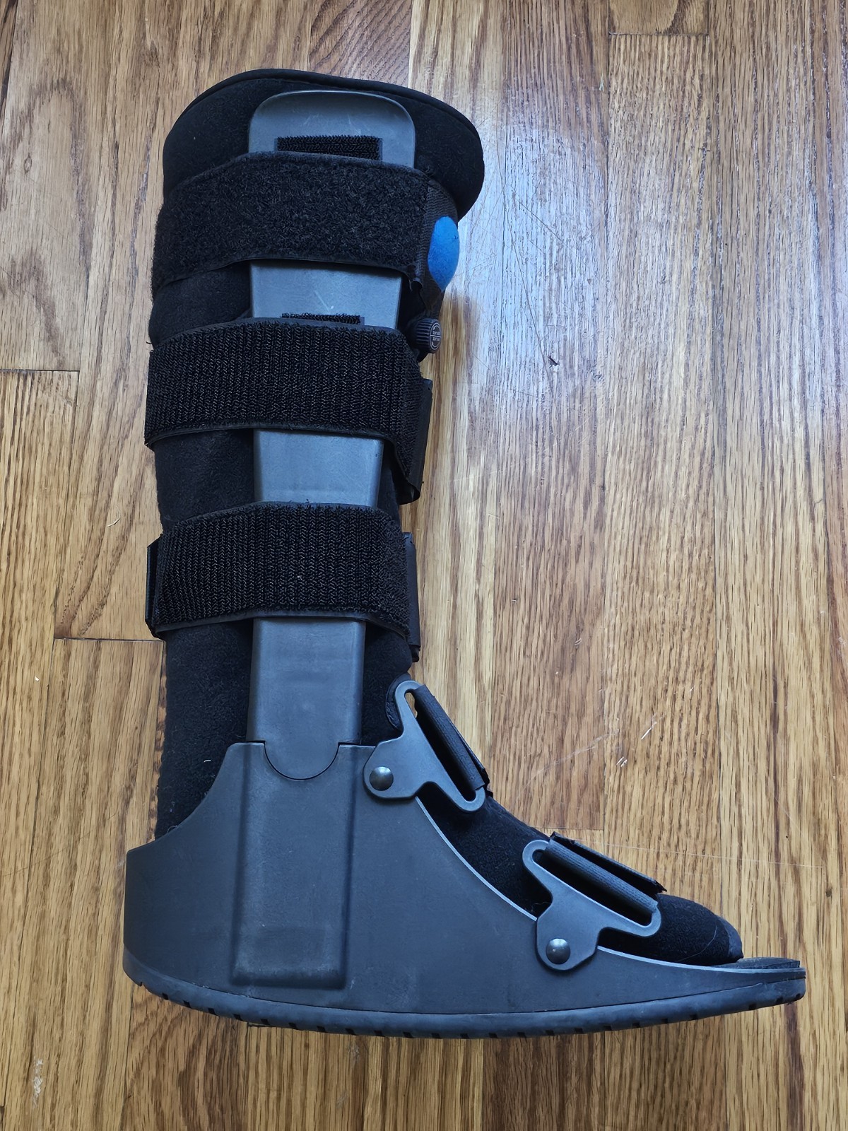 United Ortho Air Cam Walker Fracture Boot, Medium, Black