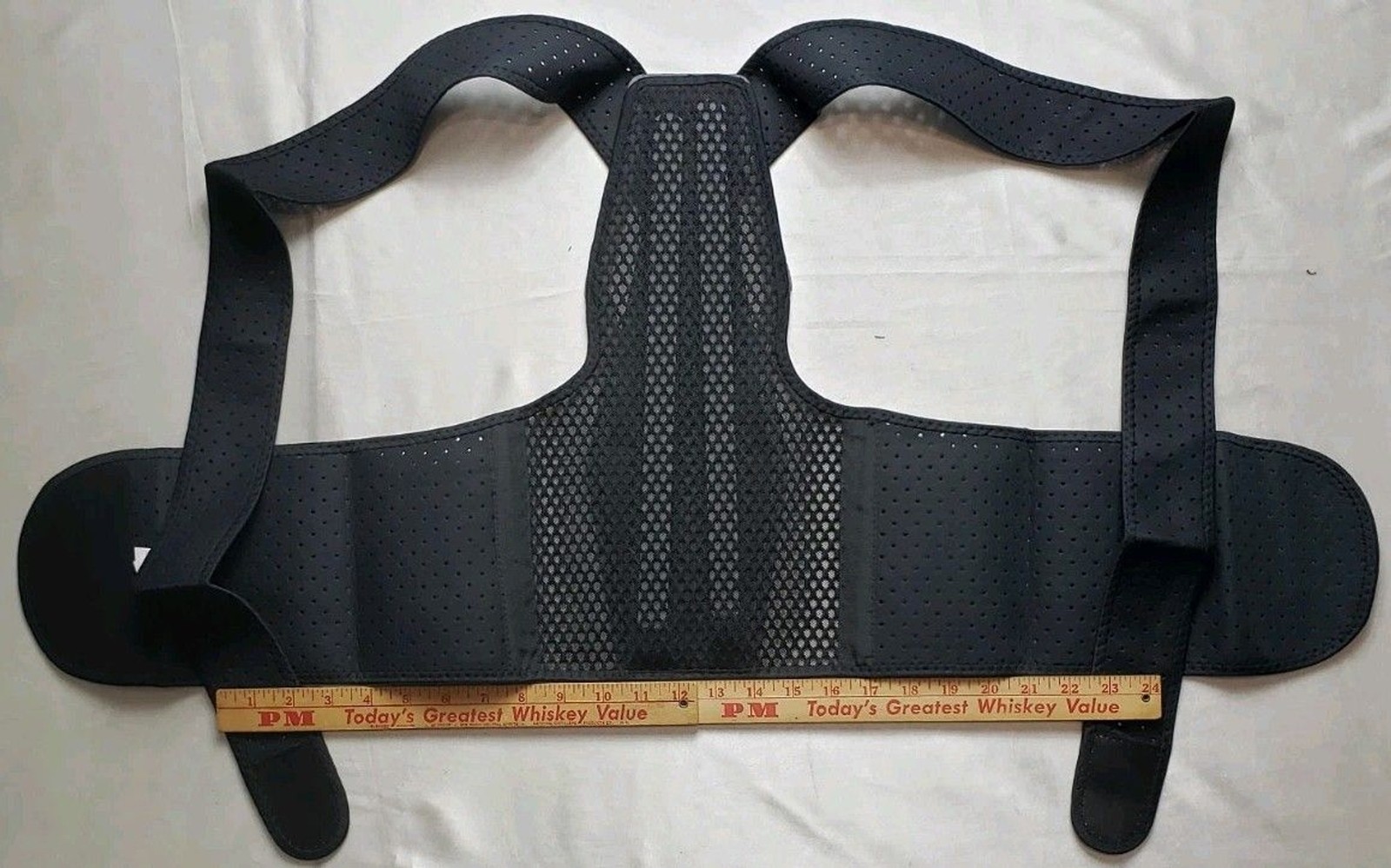 (Hipzo) Adjustable posture Corrector For Men And Women SZ Medium New Sealed NWT.