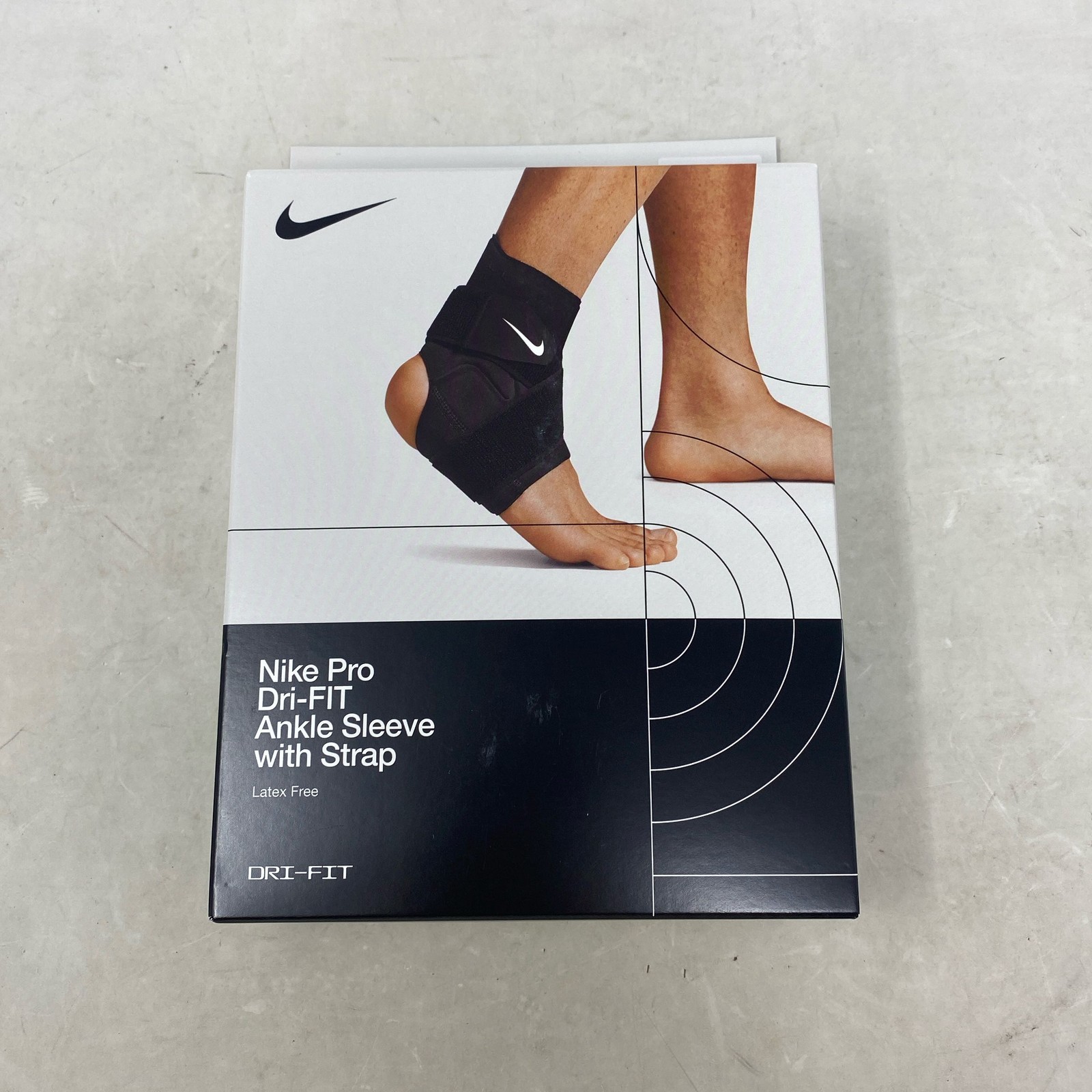 Nike Pro Dri-FIT Ankle Sleeve w/ Strap Black/White Unisex M