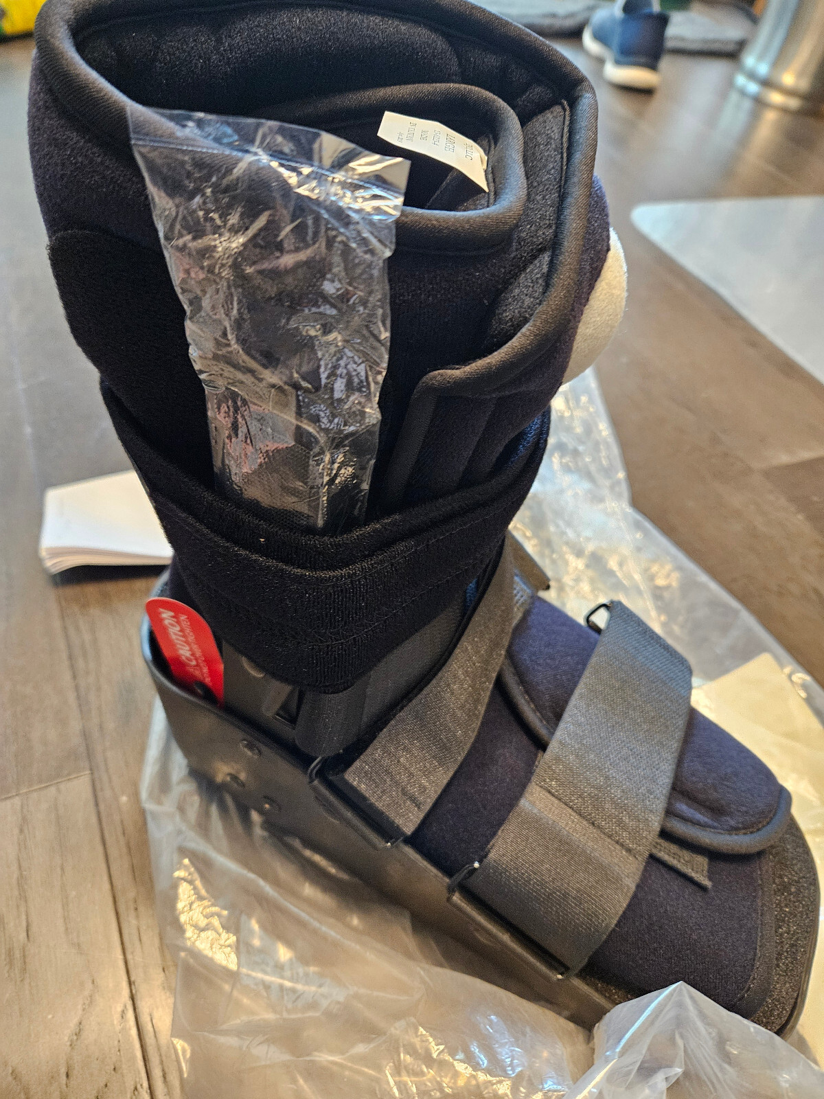 NEW IN BAG Donjoy Maxtrax Air Ankle Walker Brace Walking Boot 11-1380-4 Large