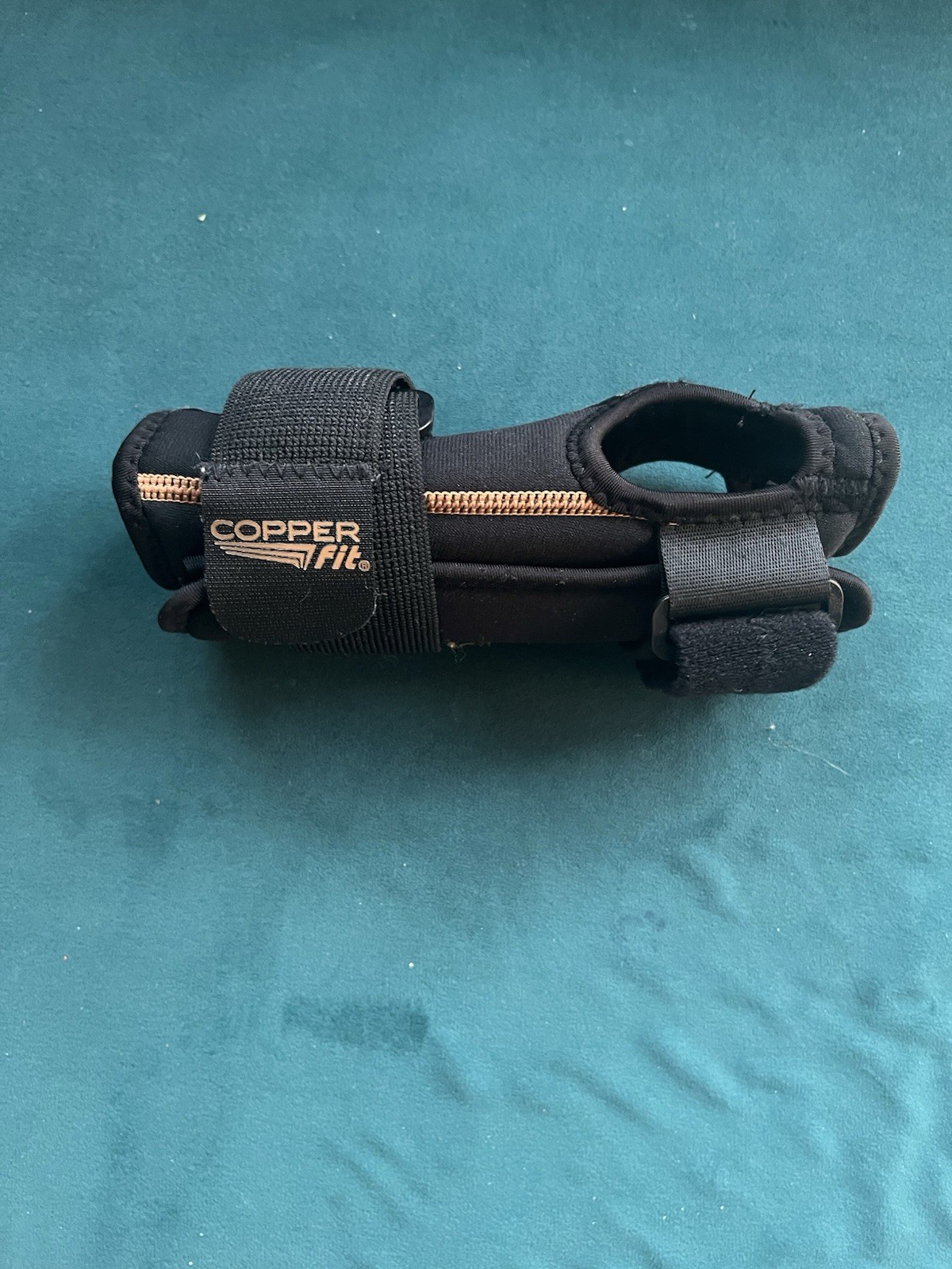 Copper Fit Rapid Relief, Wrist Brace Adjustable Fits Wrist S/M – Black