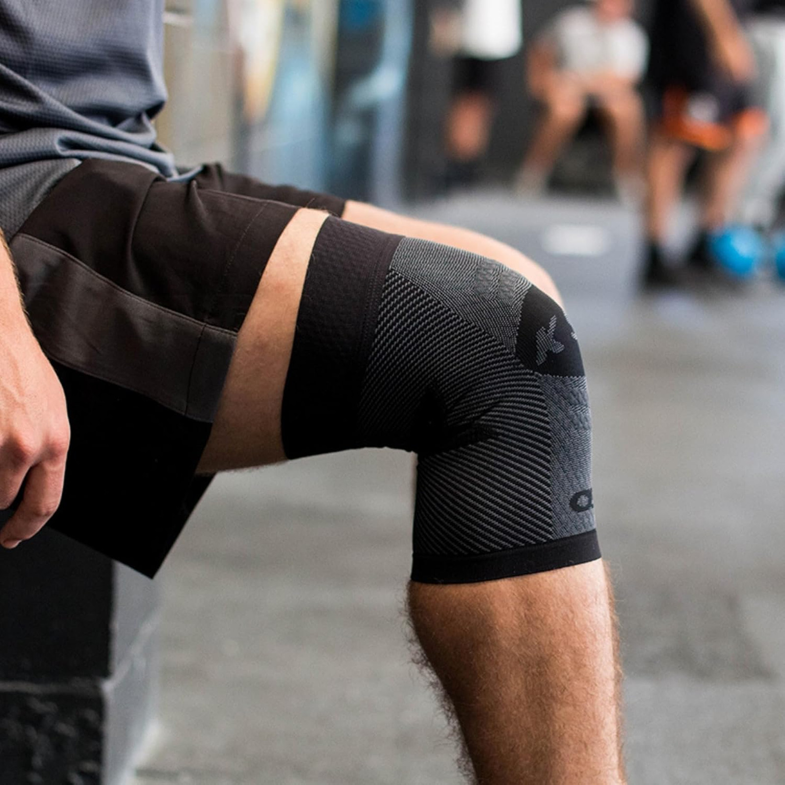 OS1st KS7 Performance Knee Brace with Compression Zone Technology Stabilizing