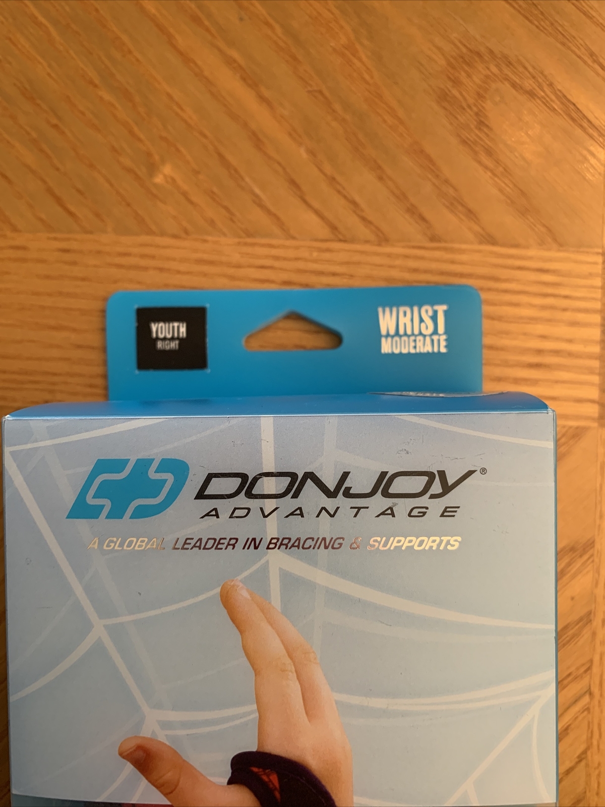 Marvel DONJOY YOUTH CAPT. AMERICA ADVANTAGE COMFORT WRIST BRACE – RIGHT NEW