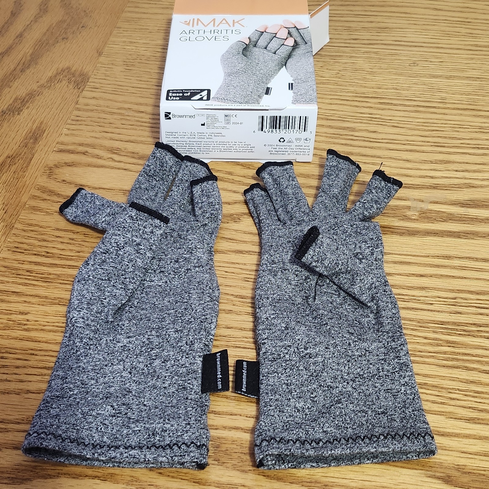 New IMAK Compression Arthritis Gloves Size Small Gray Brownmed A20170
