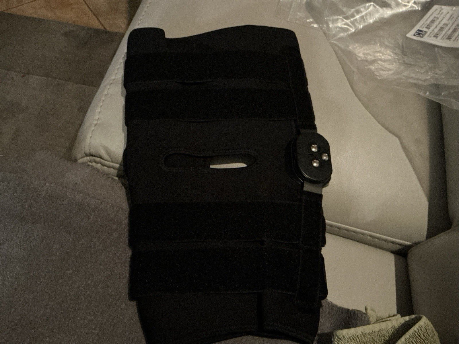 New ComfortlandCK-111-5 Hinged Knee Brace XLarge Adjustable Black Stabilization