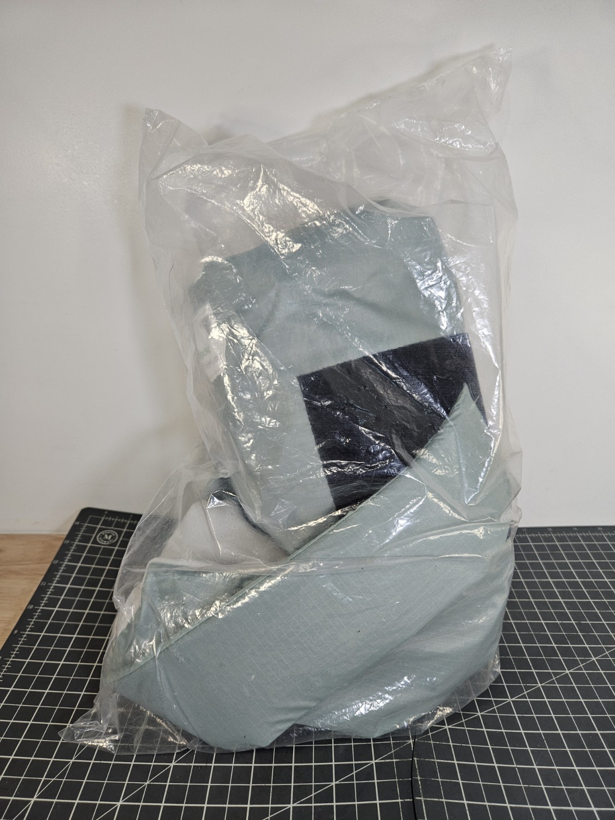 NEW Molnlycke Z-Flex Fluidized Heel Boot #1400123 Factory Sealed Exp 2028