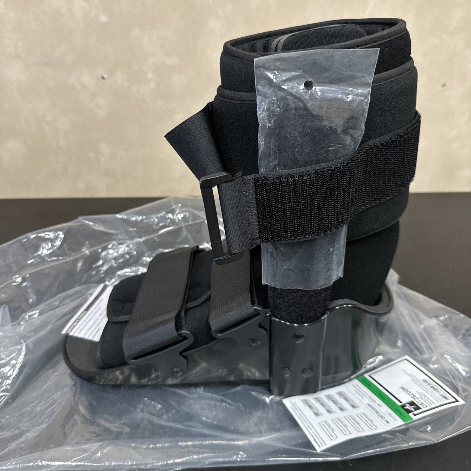 Medline Deluxe Pneumatic Ankle Walker Medical Walking Boot Size Medium ORT28620M