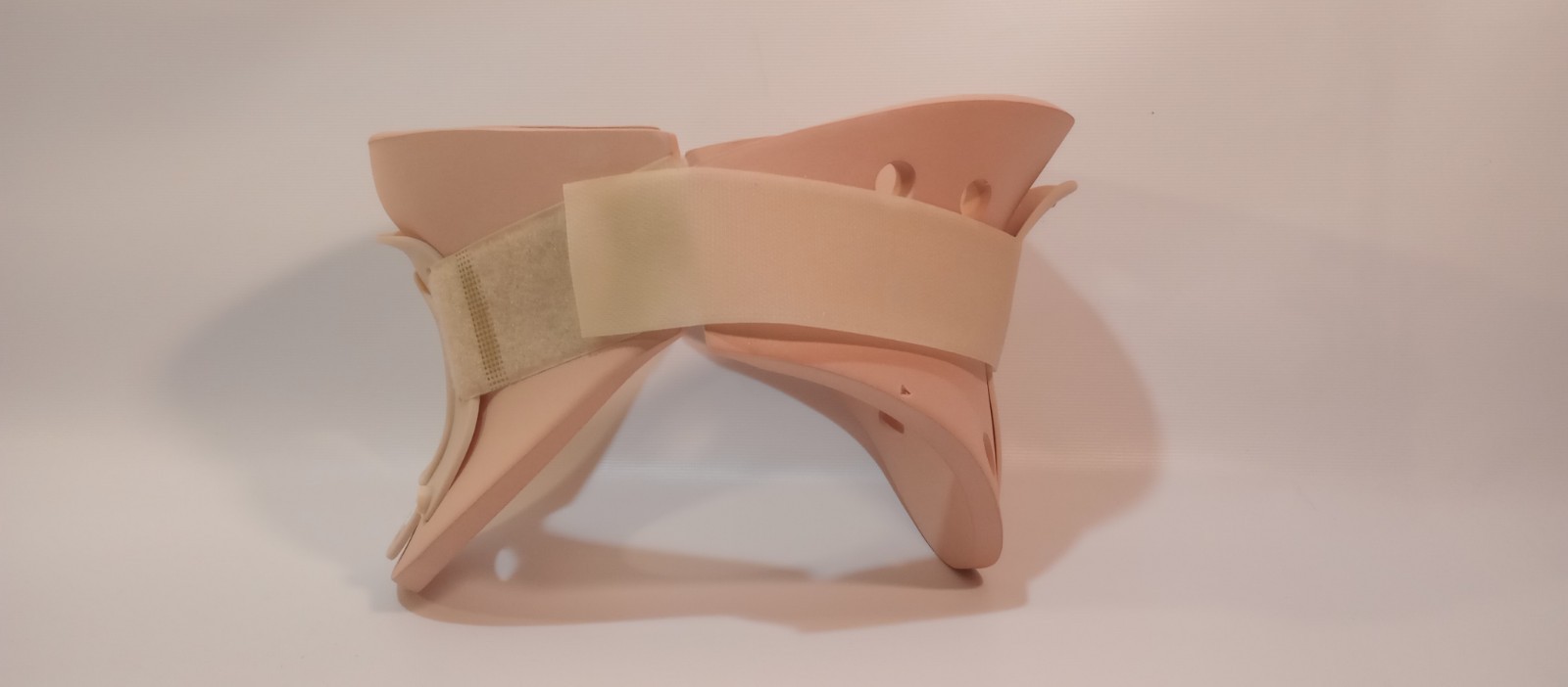 Breg • 11343 | Cervical Collar Neck Brace Orthotic | MEDIUM | Open Trach | NEW |