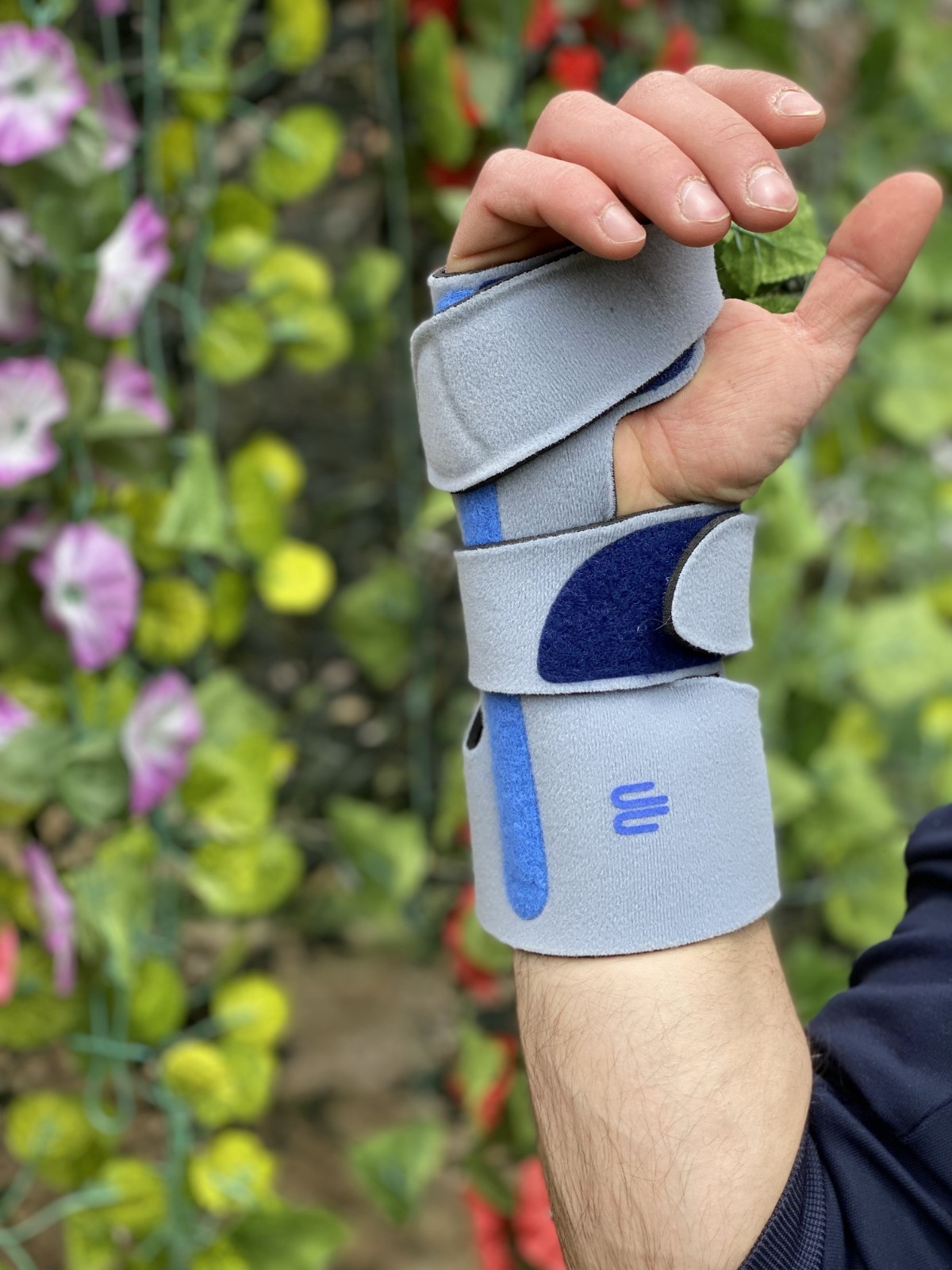Bauerfeind Manuloc Wrist Stabilizing Support Size 1 Left Carpus Joint