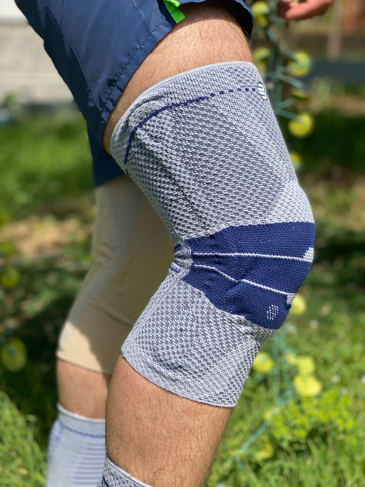 Bauerfeind GenuTrain Size 4 Knee Joint Brace Patella Support Sleeve ACL Menisc