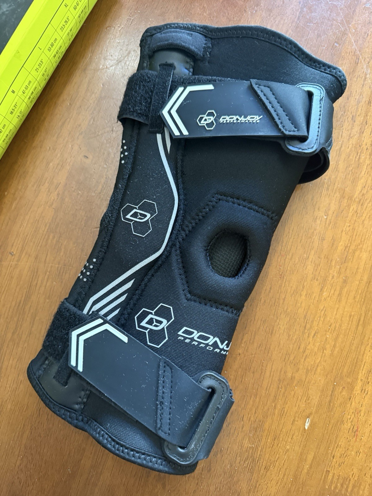 DonJoy Performance Bionic Drytex Hinged Knee Sleeve Size Small