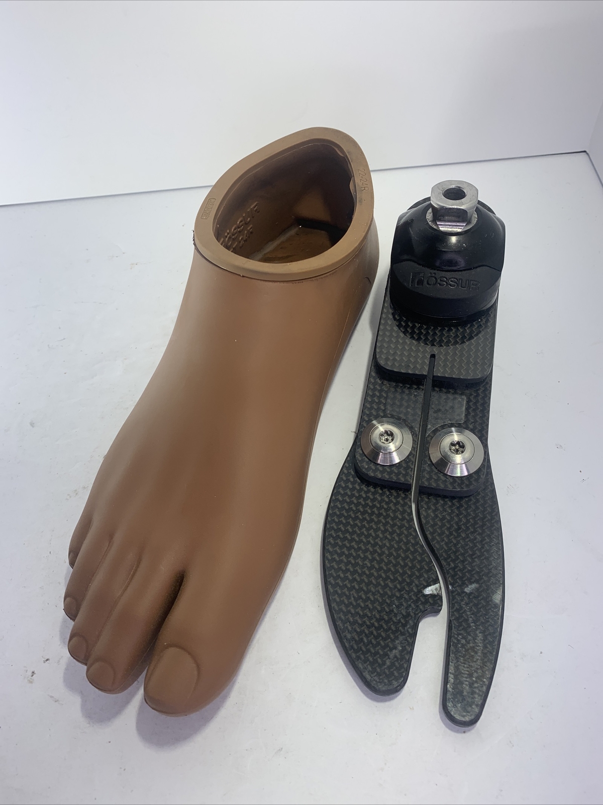 right ossur pro-flex proflex LP prosthetic foot. size 24. category 3.